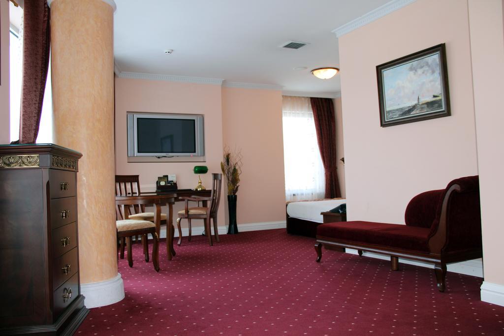Stone Bridge Hotel Skopje Zimmer foto