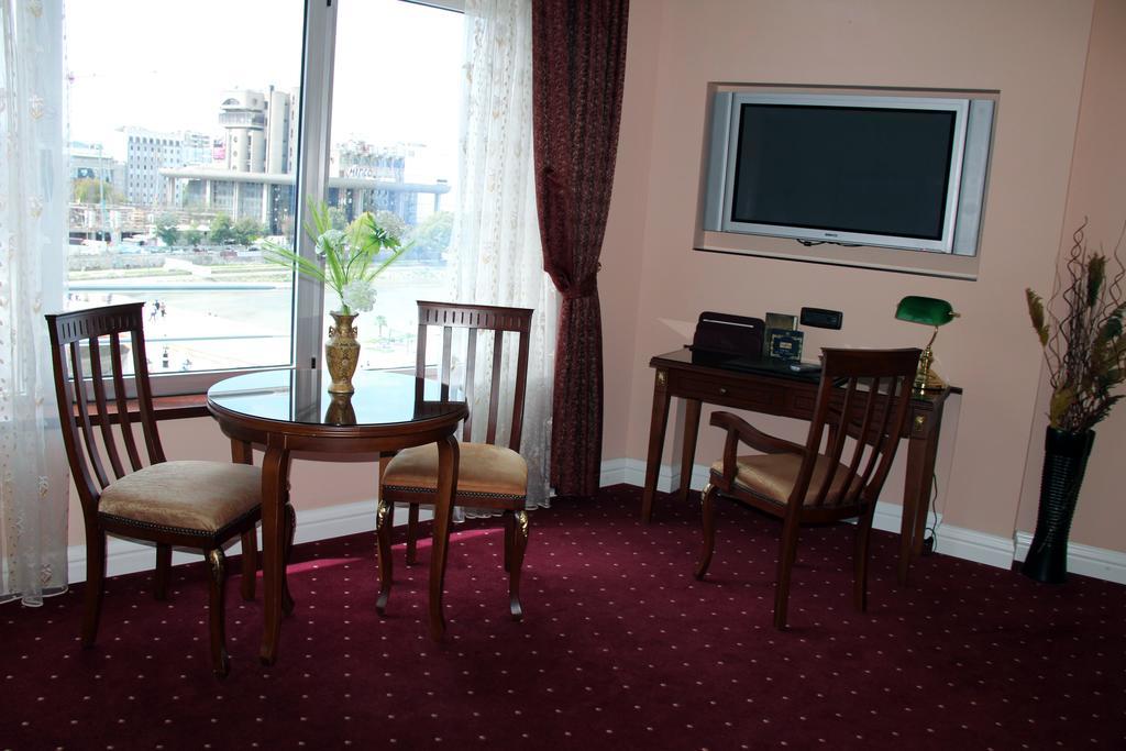 Stone Bridge Hotel Skopje Zimmer foto