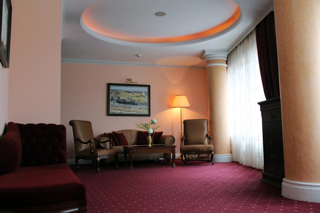 Stone Bridge Hotel Skopje Zimmer foto