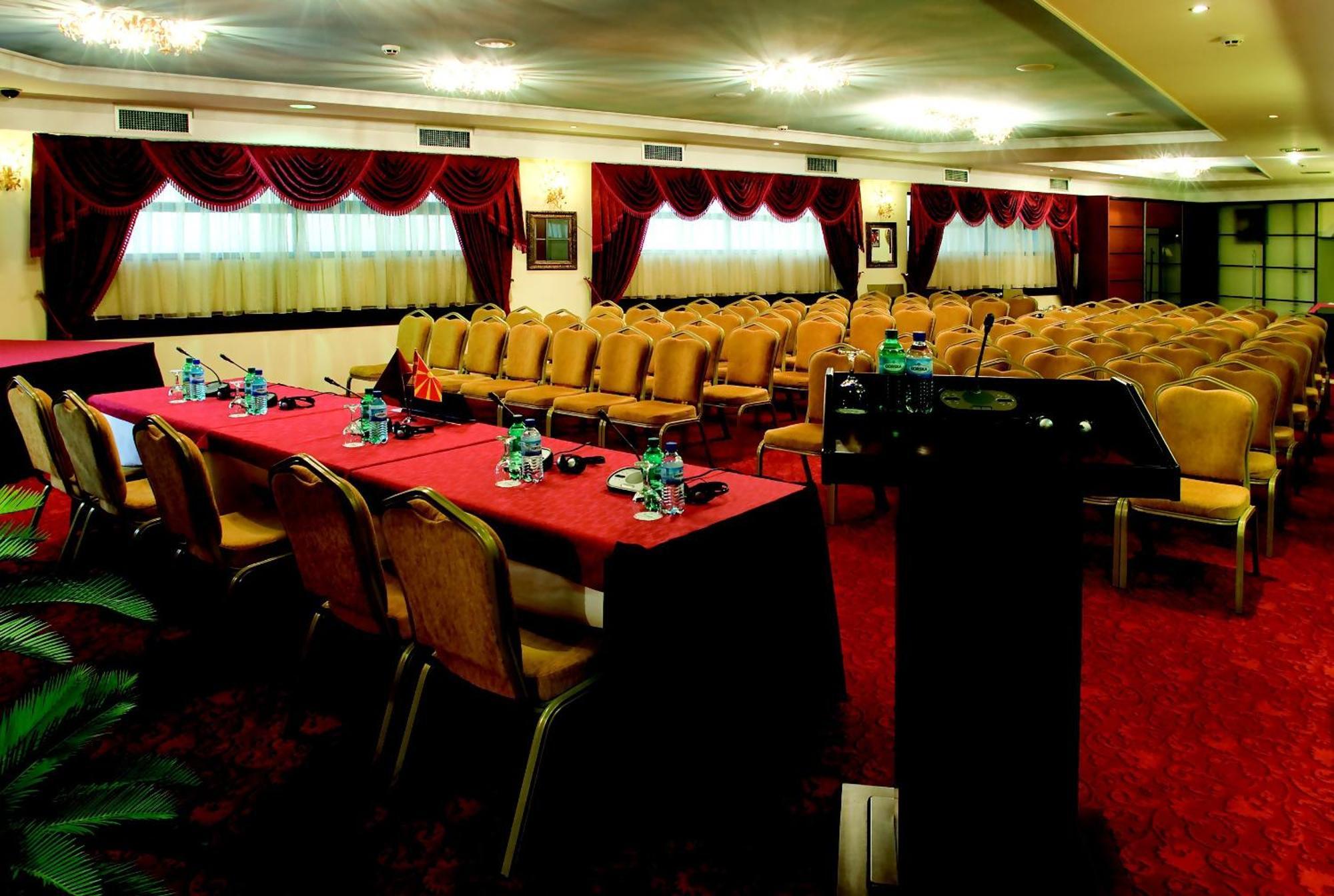 Stone Bridge Hotel Skopje Exterior foto