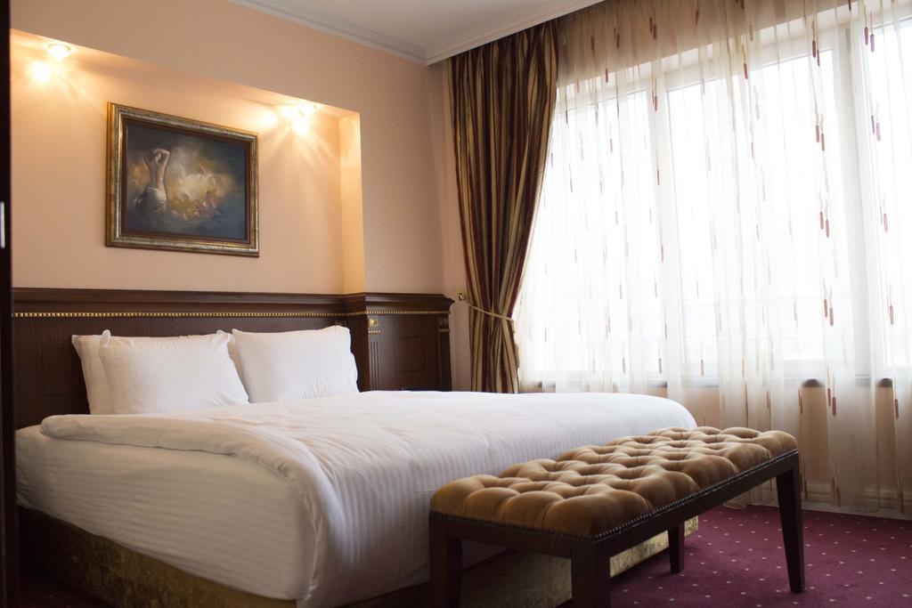 Stone Bridge Hotel Skopje Exterior foto