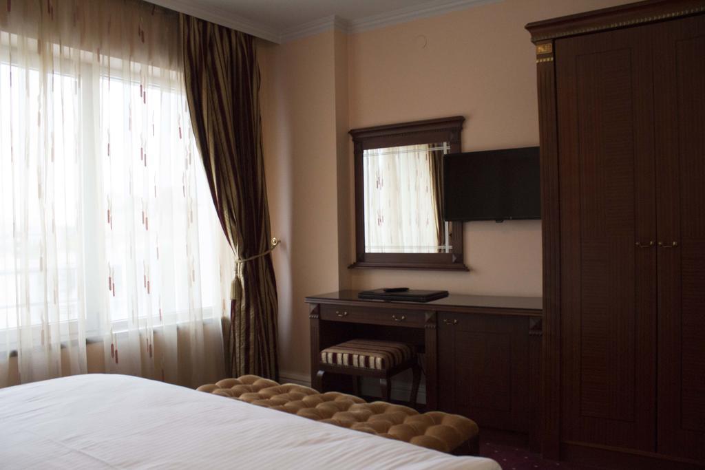 Stone Bridge Hotel Skopje Exterior foto
